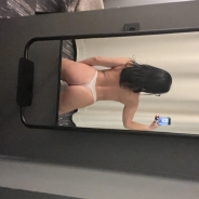 Hot mirror selfie that'll drive you wild