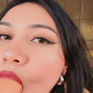 Curvy Brunette Has Fun Fucking Her Pussy Hole