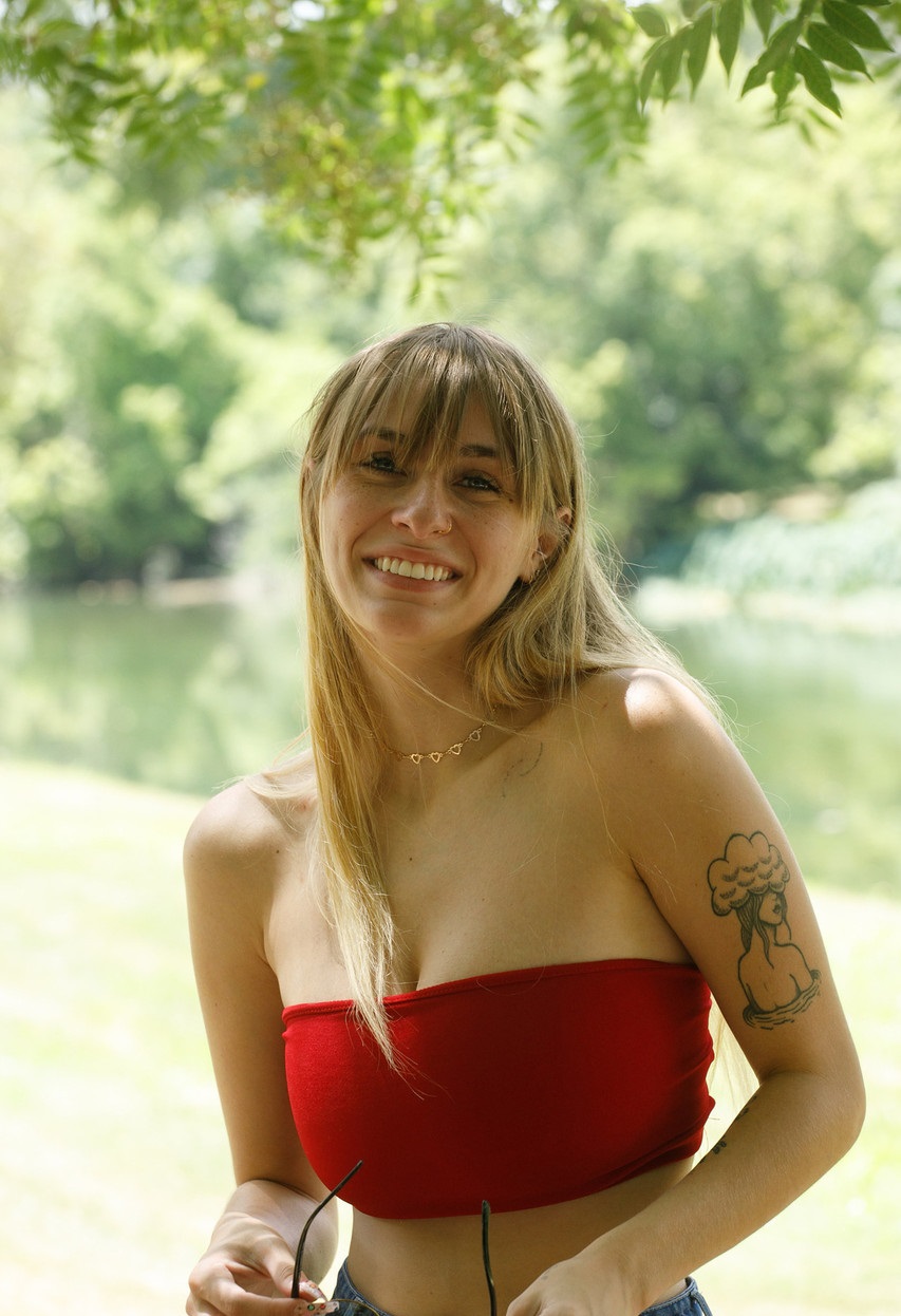 Delivering female orgasm