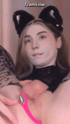 Morning stretch unlocked 😈 who’s plugging with me today?