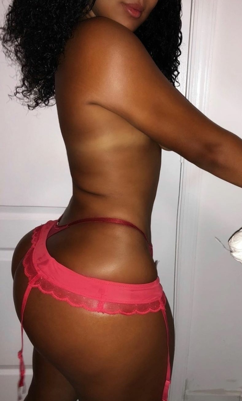 Sexually Owning Her; From Seduction, Foreplay, Peak Arousal to Penetration Techniques